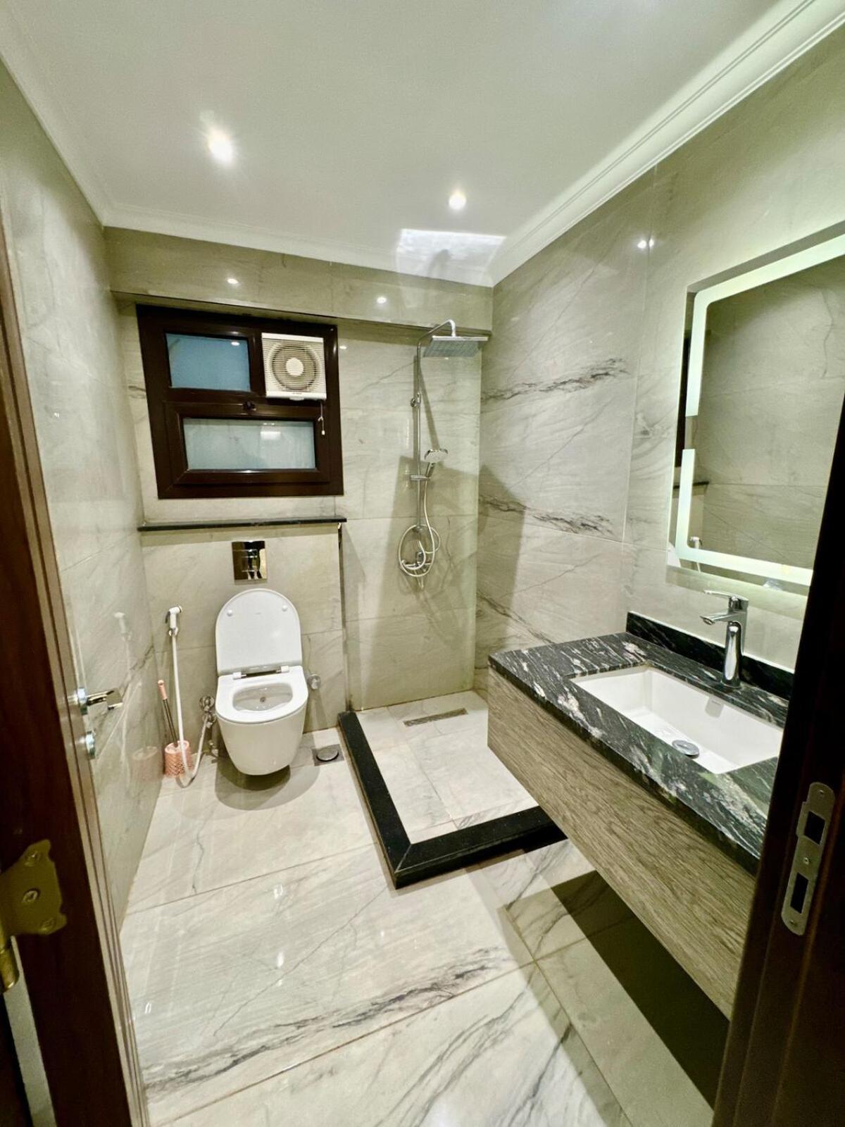Apartment Modern 3br Ideal For Families And Businesses *