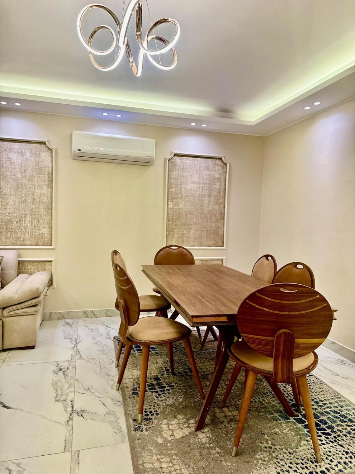 Modern 3br Ideal For Families And Businesses Apartment Cairo